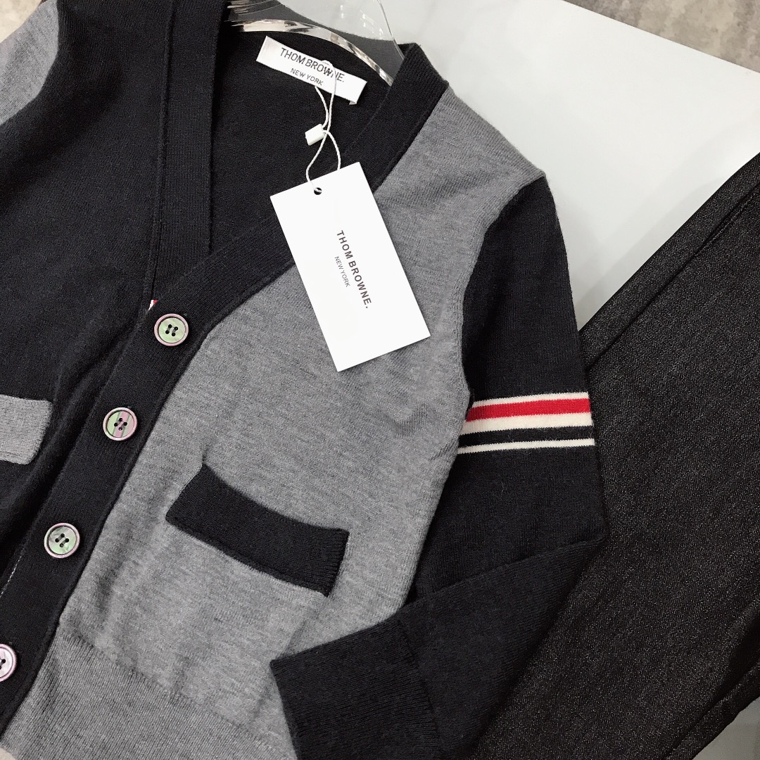 2023 Thom Brown Classic Series: Angolan Sweater and Gray Jeans Perfect Combination - 图片 5