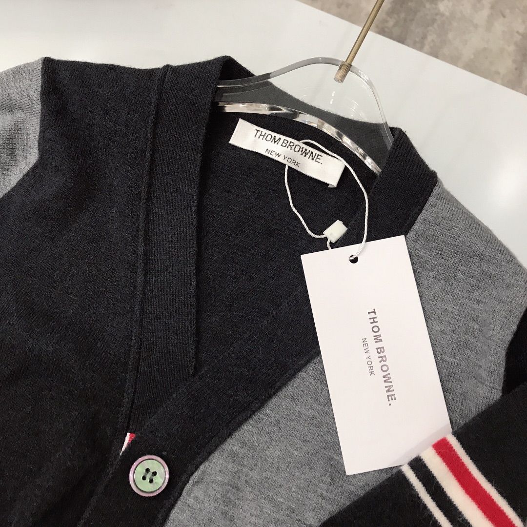 2023 Thom Brown Classic Series: Angolan Sweater and Gray Jeans Perfect Combination - 图片 7