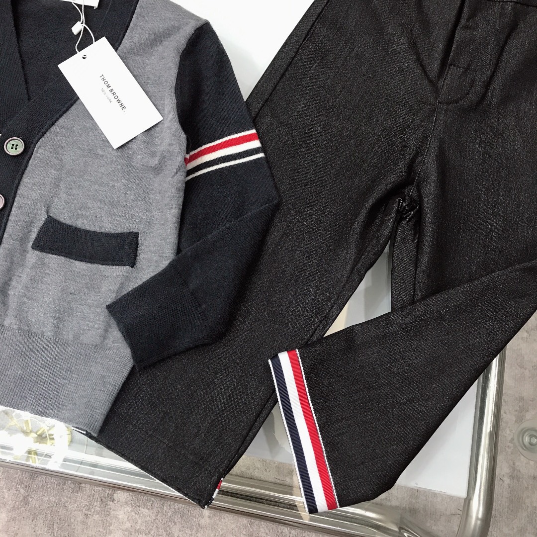2023 Thom Brown Classic Series: Angolan Sweater and Gray Jeans Perfect Combination - 图片 4