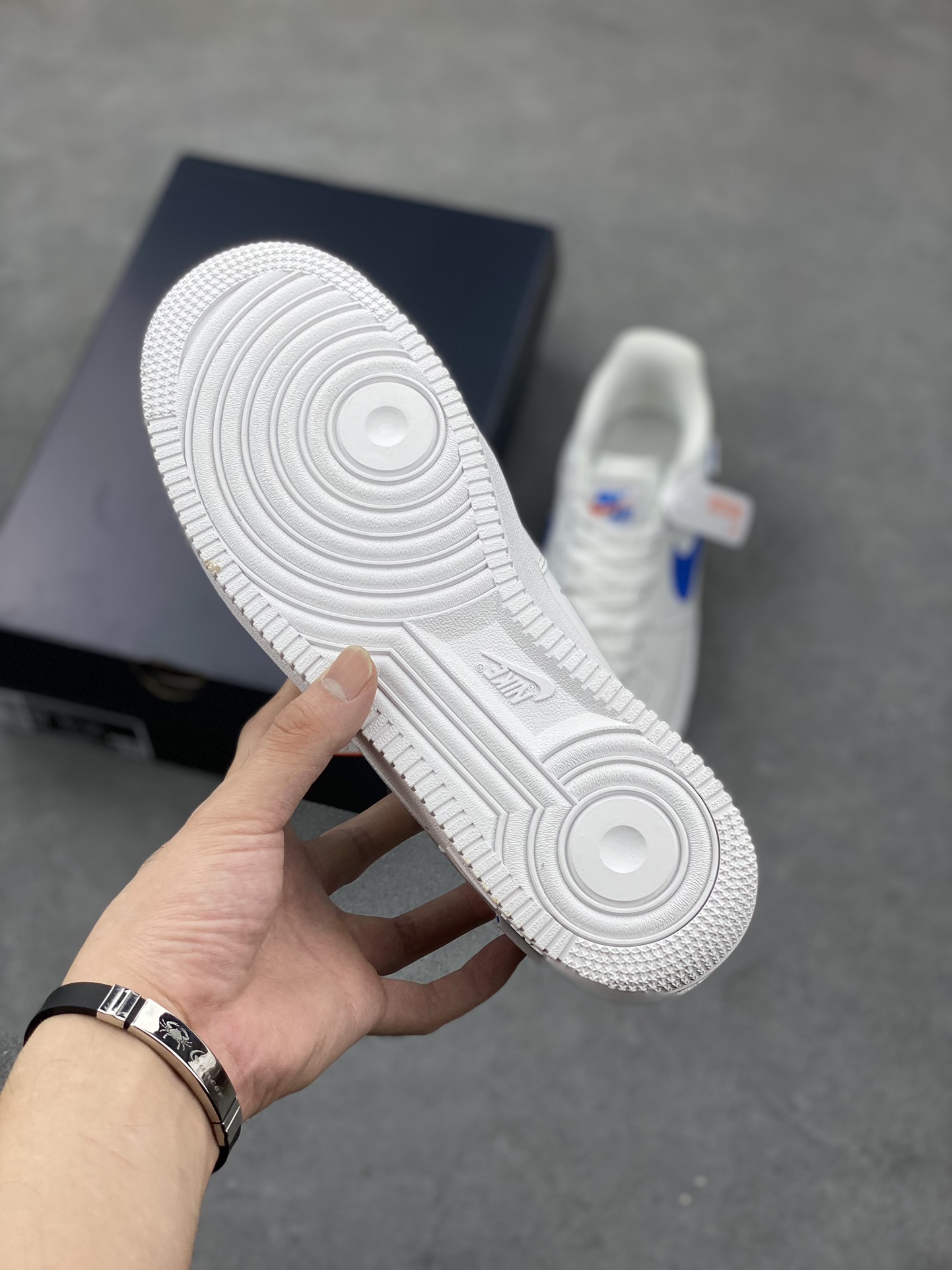 Nike Air Force 1 '07 Low White Blue Leather Sneakers 7 i1692912720 7347 5