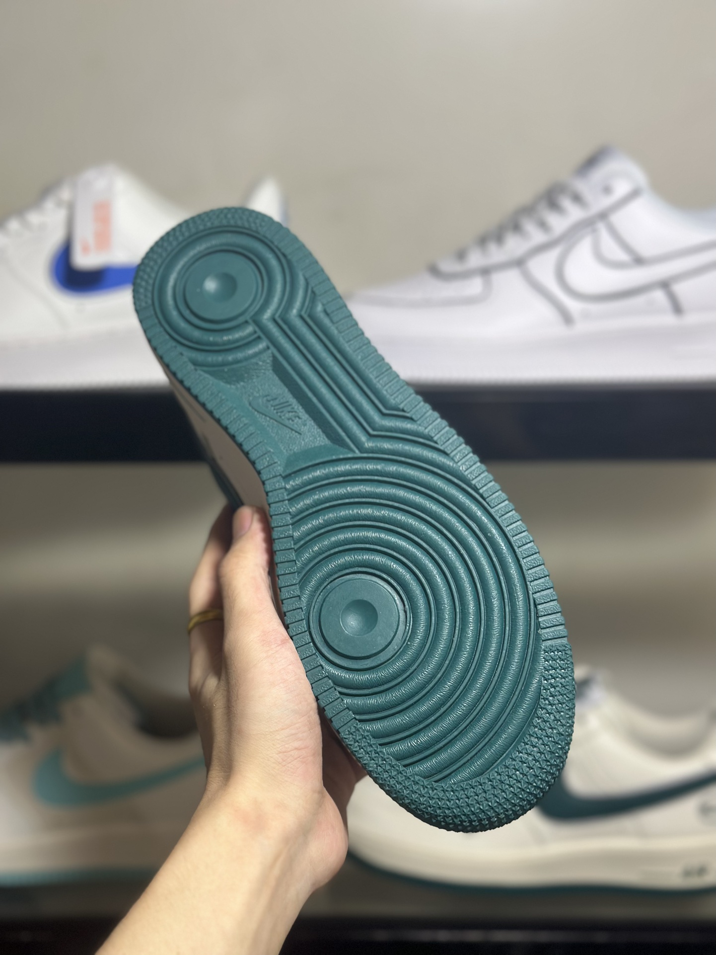 NikeAirForce1LowHo