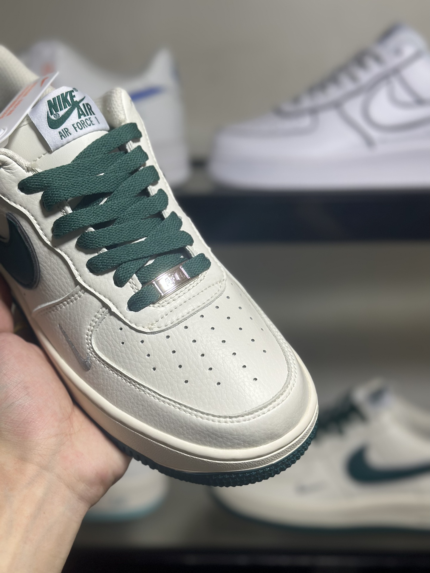 NikeAirForce1LowHo