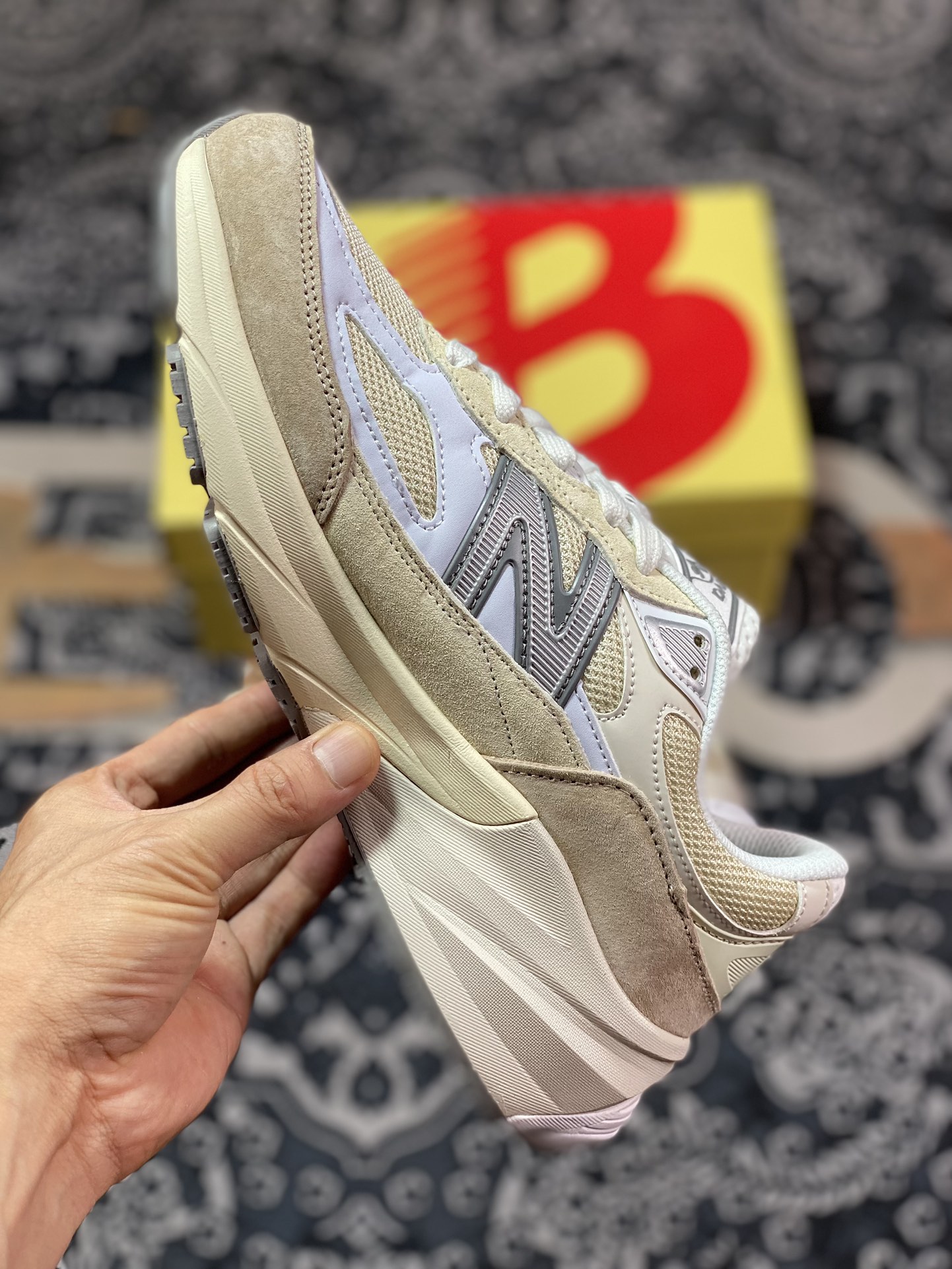 New Balance Made in USA M990V6 Sixth Generation Series American-made Classic Running Shoes ”Cream Yellow White Khaki” M990SS6