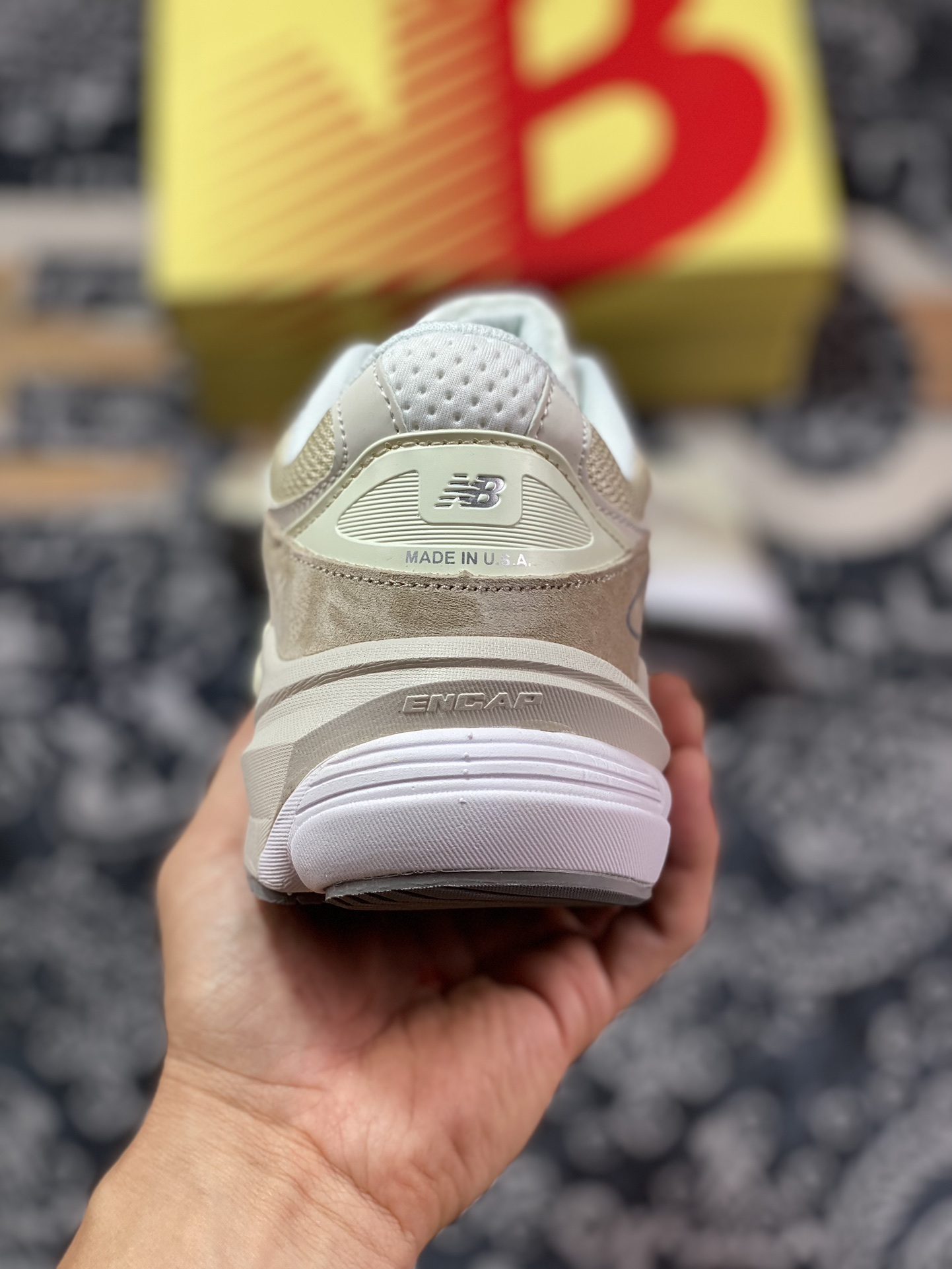 New Balance Made in USA M990V6 Sixth Generation Series American-made Classic Running Shoes ”Cream Yellow White Khaki” M990SS6