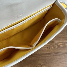 GOYARD BELVEDERE⬇️单扣邮差包配有灵巧的肩带和安全的闭合系统,适合各种场合,简约优雅且轻 GOYARD BELVEDERE⬇️单扣邮差包配有灵巧的肩带和安全的闭合系统,适合各种场合,简约优雅且轻