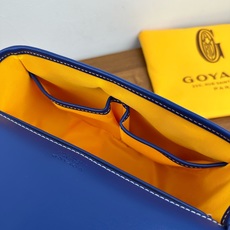 GOYARD BELVEDERE⬇️单扣邮差包配有灵巧的肩带和安全的闭合系统,适合各种场合,简约优雅且轻 GOYARD BELVEDERE⬇️单扣邮差包配有灵巧的肩带和安全的闭合系统,适合各种场合,简约优雅且轻