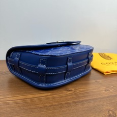 GOYARD BELVEDERE⬇️单扣邮差包配有灵巧的肩带和安全的闭合系统,适合各种场合,简约优雅且轻 GOYARD BELVEDERE⬇️单扣邮差包配有灵巧的肩带和安全的闭合系统,适合各种场合,简约优雅且轻