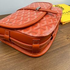GOYARD BELVEDERE⬇️单扣邮差包配有灵巧的肩带和安全的闭合系统,适合各种场合,简约优雅且轻 GOYARD BELVEDERE⬇️单扣邮差包配有灵巧的肩带和安全的闭合系统,适合各种场合,简约优雅且轻