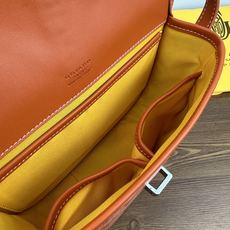 GOYARD BELVEDERE⬇️单扣邮差包配有灵巧的肩带和安全的闭合系统,适合各种场合,简约优雅且轻 GOYARD BELVEDERE⬇️单扣邮差包配有灵巧的肩带和安全的闭合系统,适合各种场合,简约优雅且轻