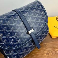 GOYARD BELVEDERE⬇️单扣邮差包配有灵巧的肩带和安全的闭合系统,适合各种场合,简约优雅且轻 GOYARD BELVEDERE⬇️单扣邮差包配有灵巧的肩带和安全的闭合系统,适合各种场合,简约优雅且轻