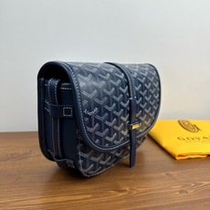 GOYARD BELVEDERE⬇️单扣邮差包配有灵巧的肩带和安全的闭合系统,适合各种场合,简约优雅且轻 GOYARD BELVEDERE⬇️单扣邮差包配有灵巧的肩带和安全的闭合系统,适合各种场合,简约优雅且轻