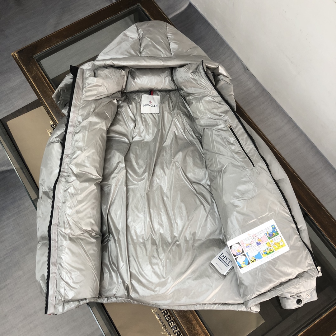 Moncler 蒙口男款羽绒服大货开启👏👏亚洲蒙口专柜有售 手袖配带防风松紧设计 个性双拉链 内里双层内