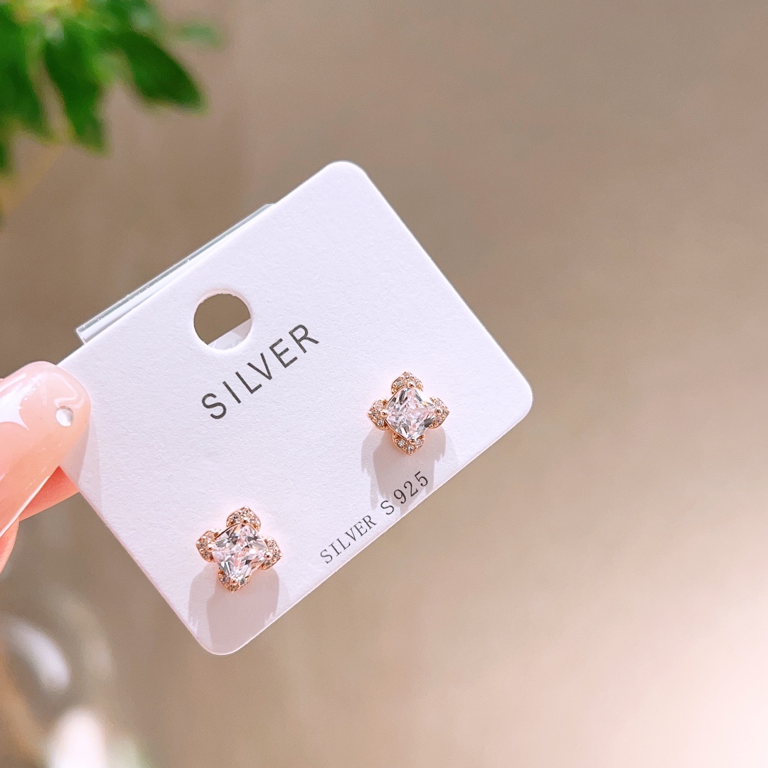 インスタ風925シルバーイヤリングゴールド 春節