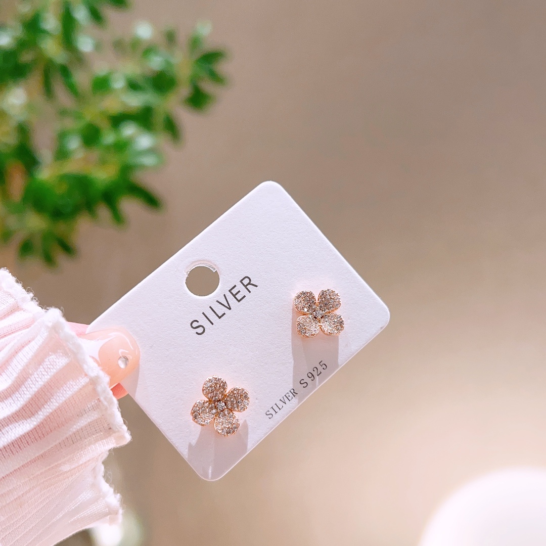 清純アレルギー対応シルバーイヤリングゴールド 自分へのご褒美