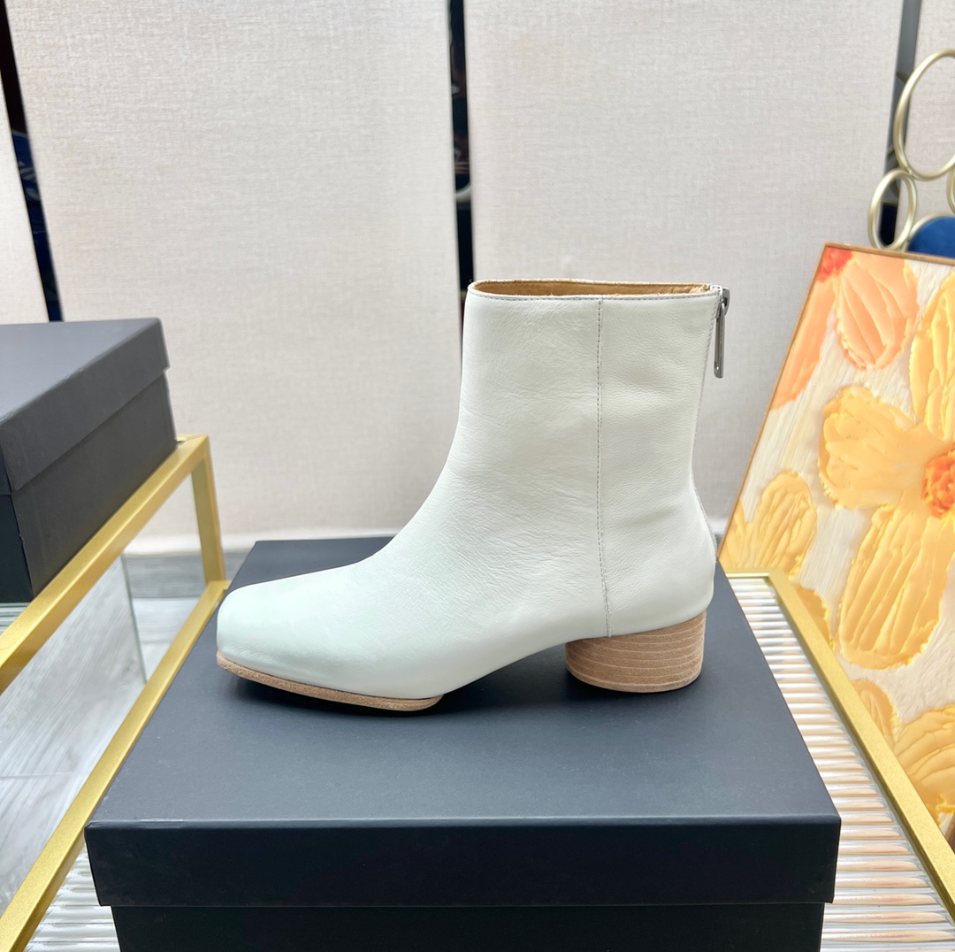 UMA WANG Ballet Boots: Classic, Comfortable, and Stylish Italian Artistry (Plant: p. 925) - 图片 4