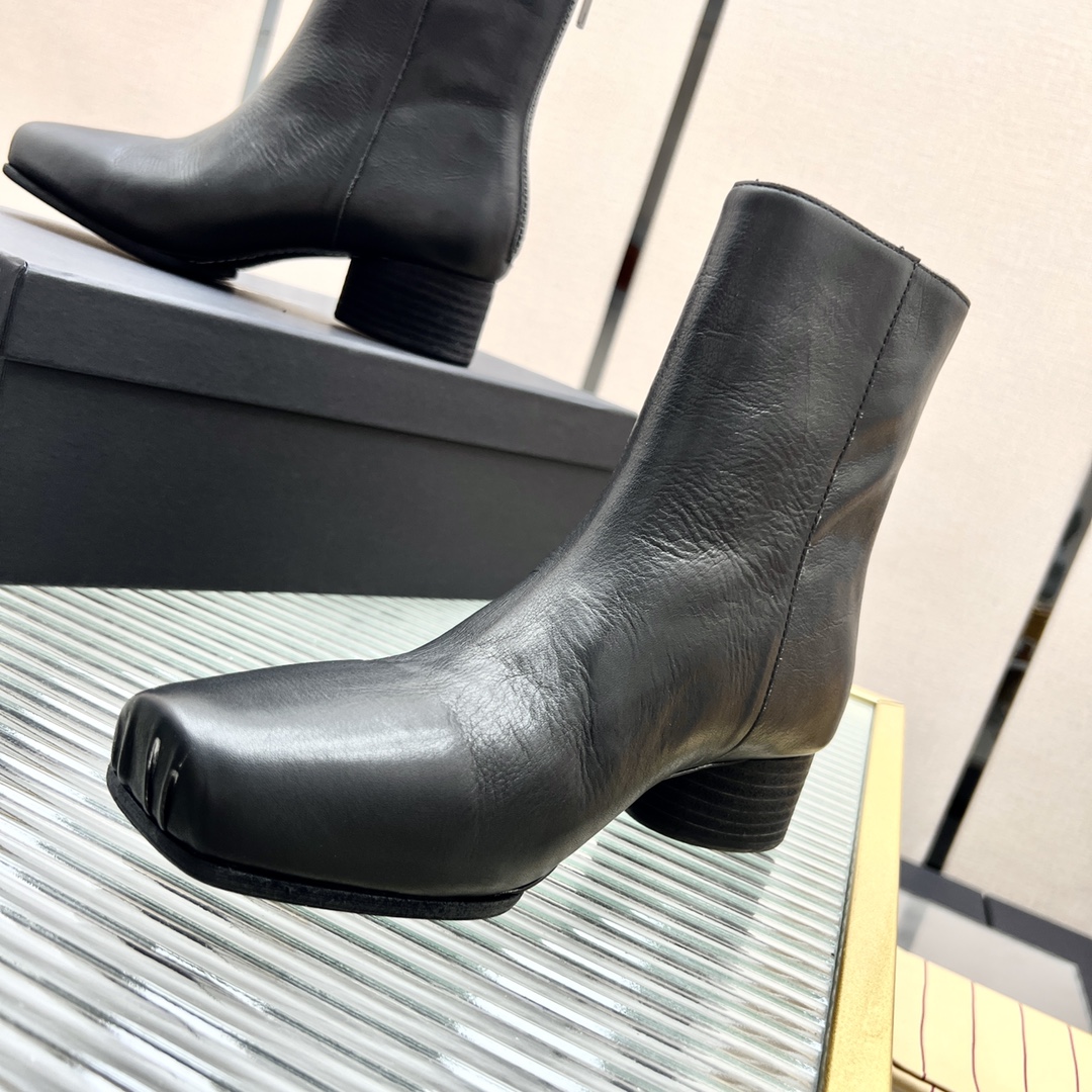 UMA WANG Ballet Boots: Classic, Comfortable, and Stylish Italian Artistry (Plant: p. 925) - 图片 5