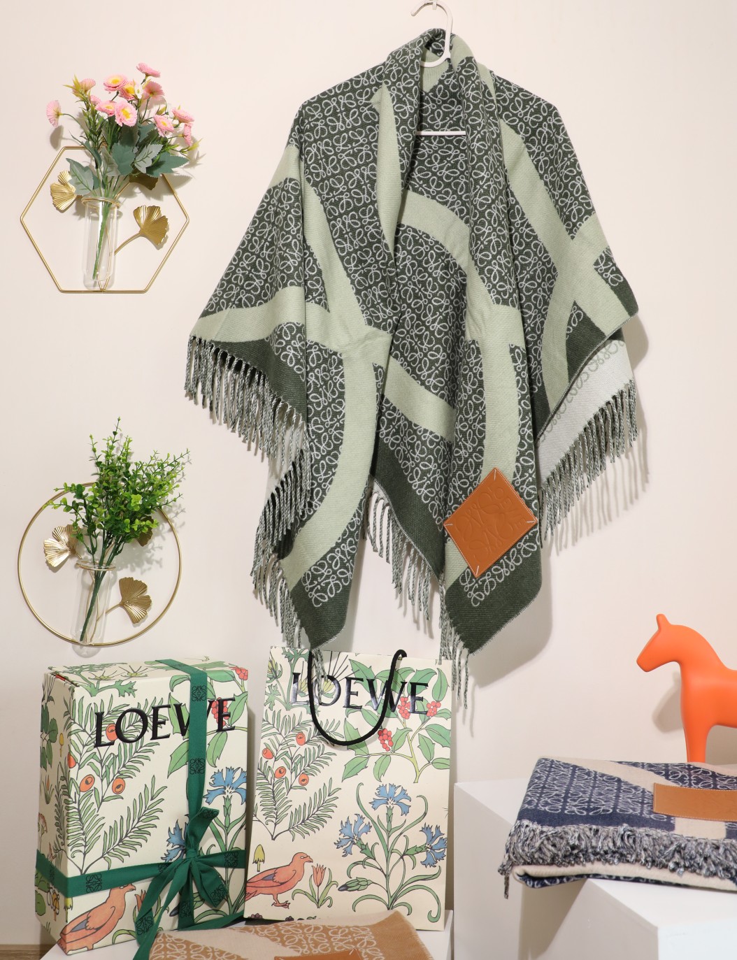 💟low 罗意威皮标方毯 火热的单品 简单抽象的logo设计 不那么高调 低调且奢华 手感柔软 做工精细