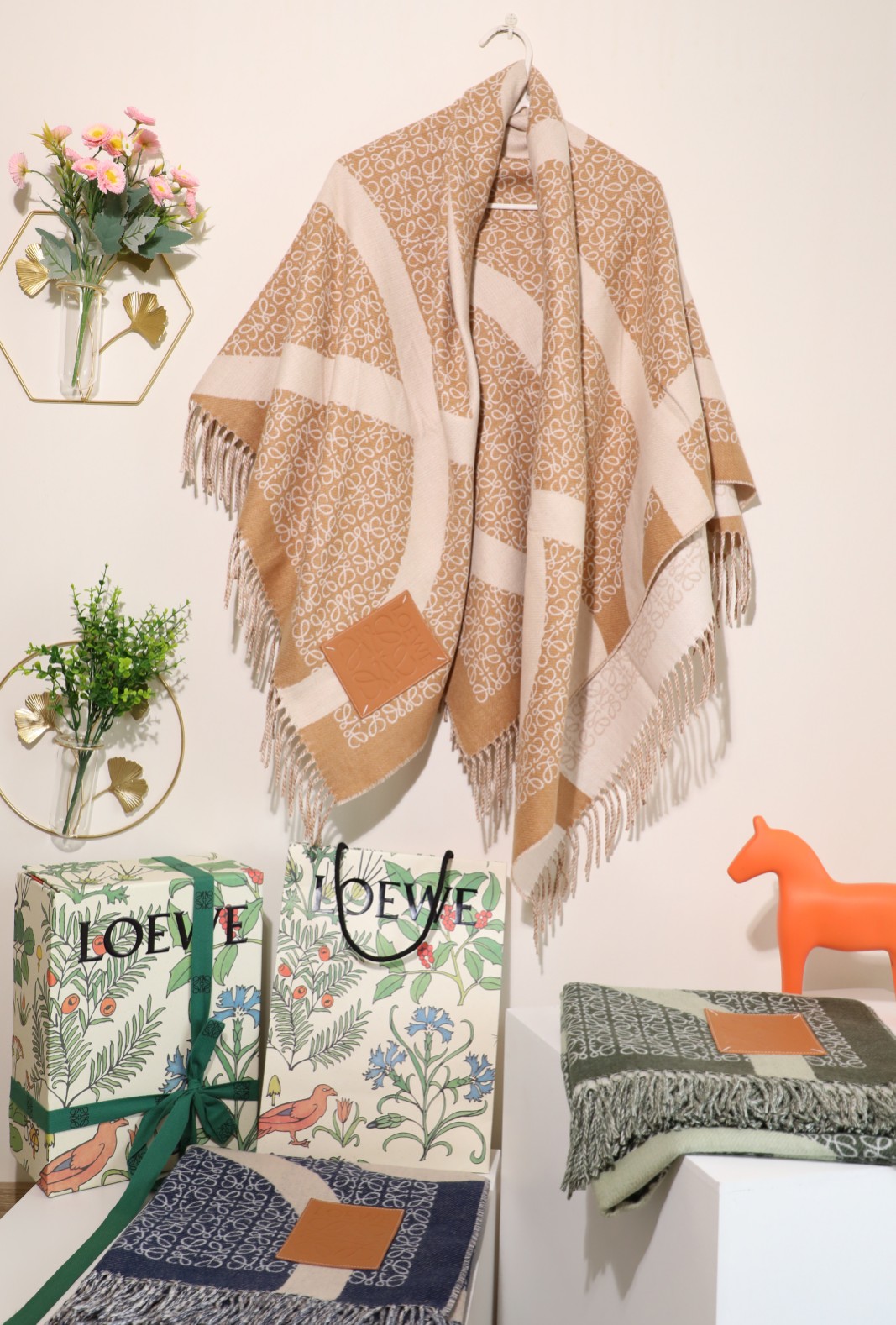 💟low 罗意威皮标方毯 火热的单品 简单抽象的logo设计 不那么高调 低调且奢华 手感柔软 做工精细