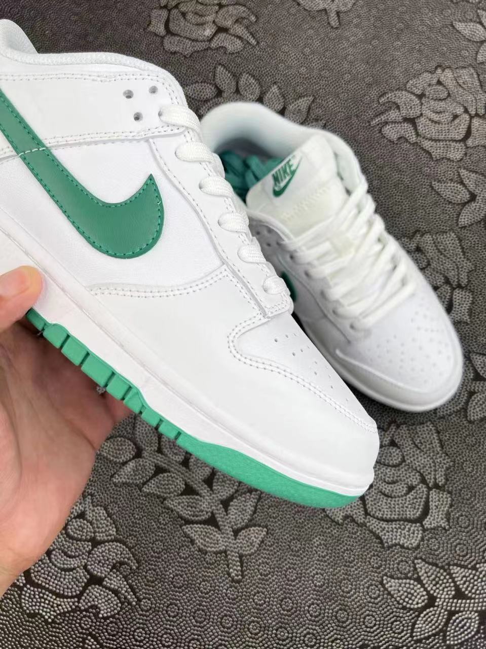 ? Nike Dunk SB Low Pro 