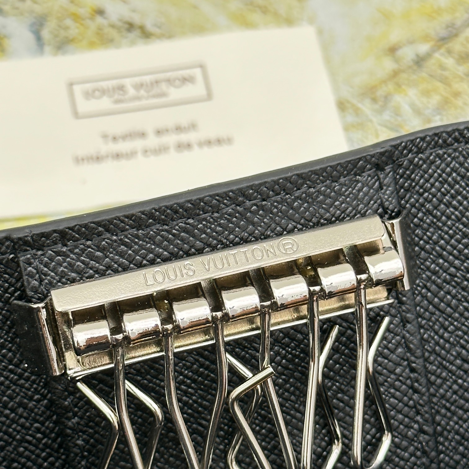 6-Key Holder M62630 - Comprehensive 7