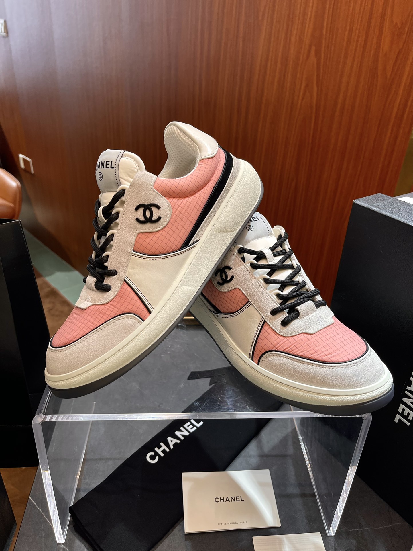 Los nuevos zapatos panda de color de Chanel. Las zapatillas más bonitas. ♞tamaño; 38~45 zapatillas Chanel para hombre. …