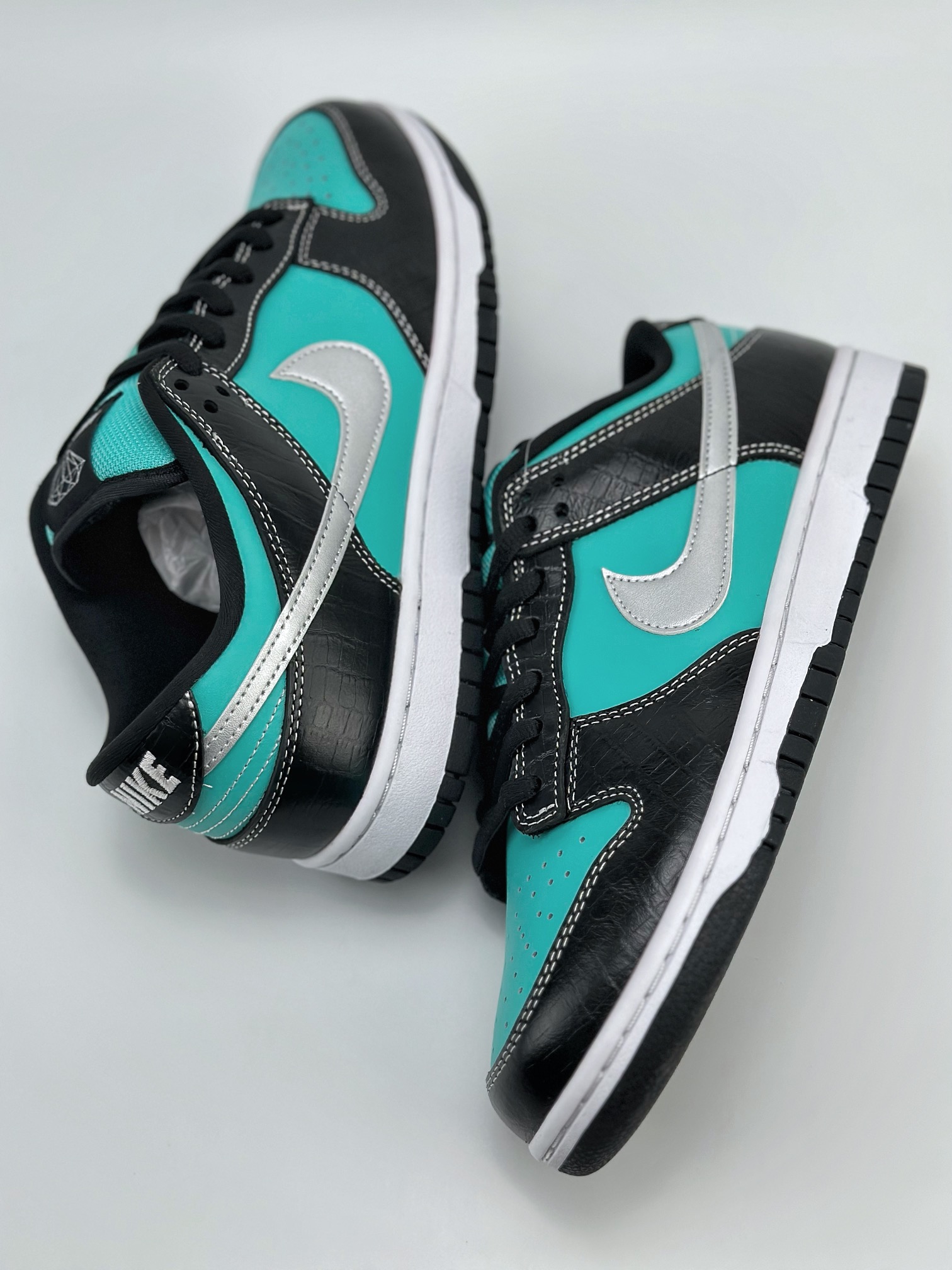 Nike SB Dunk Low Diamond Supply Co.Tiffany 钻石 304292-402