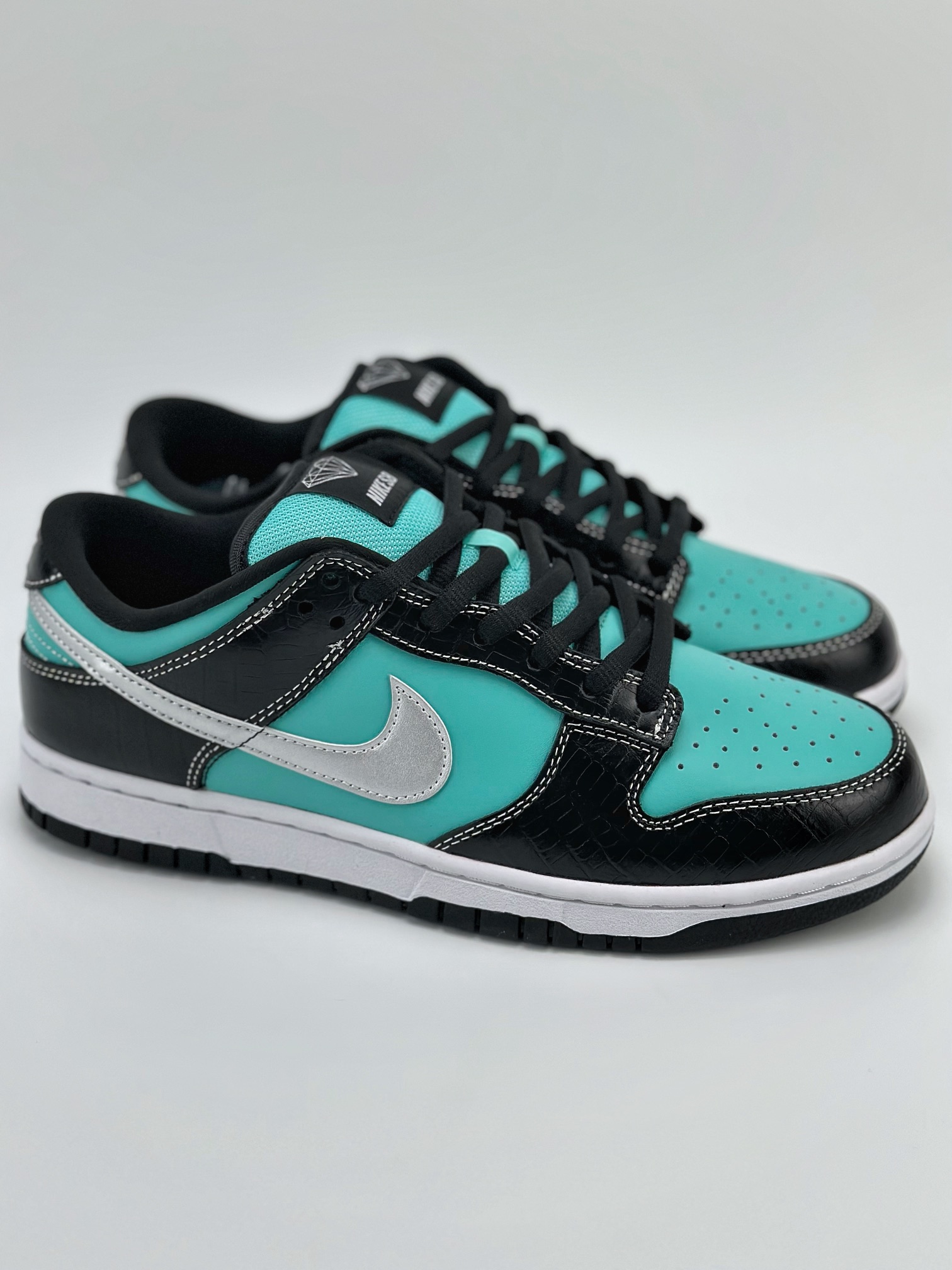 Nike SB Dunk Low Diamond Supply Co.Tiffany 钻石 304292-402