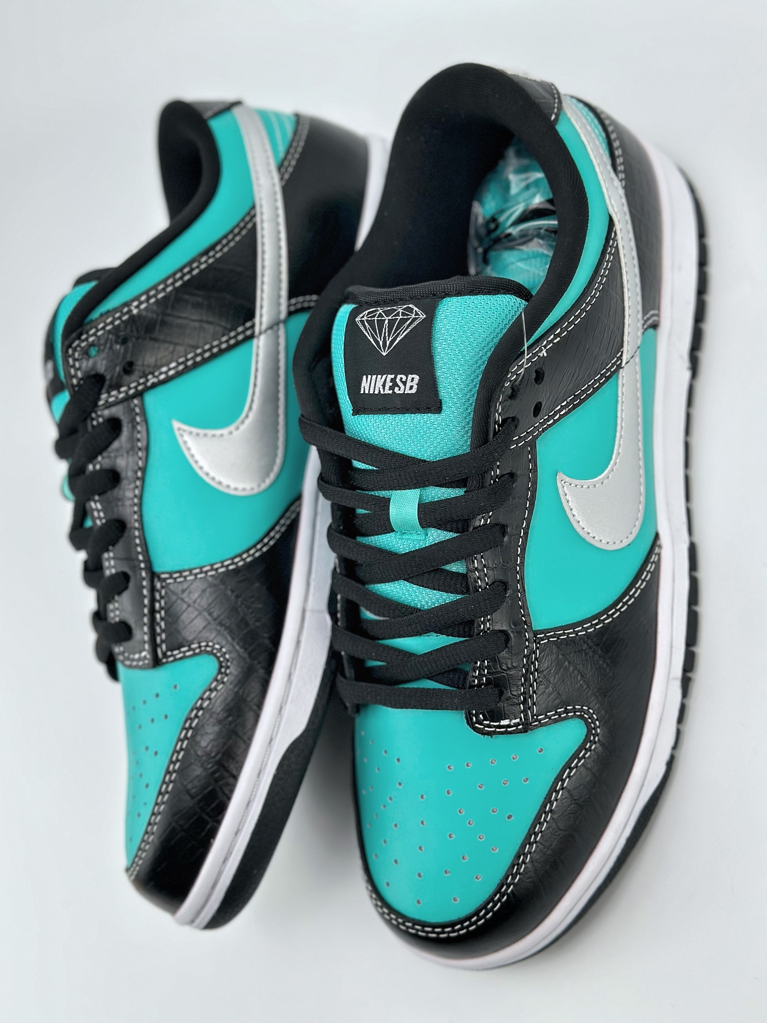 Nike SB Dunk Low Diamond Supply Co.Tiffany 钻石 304292-402