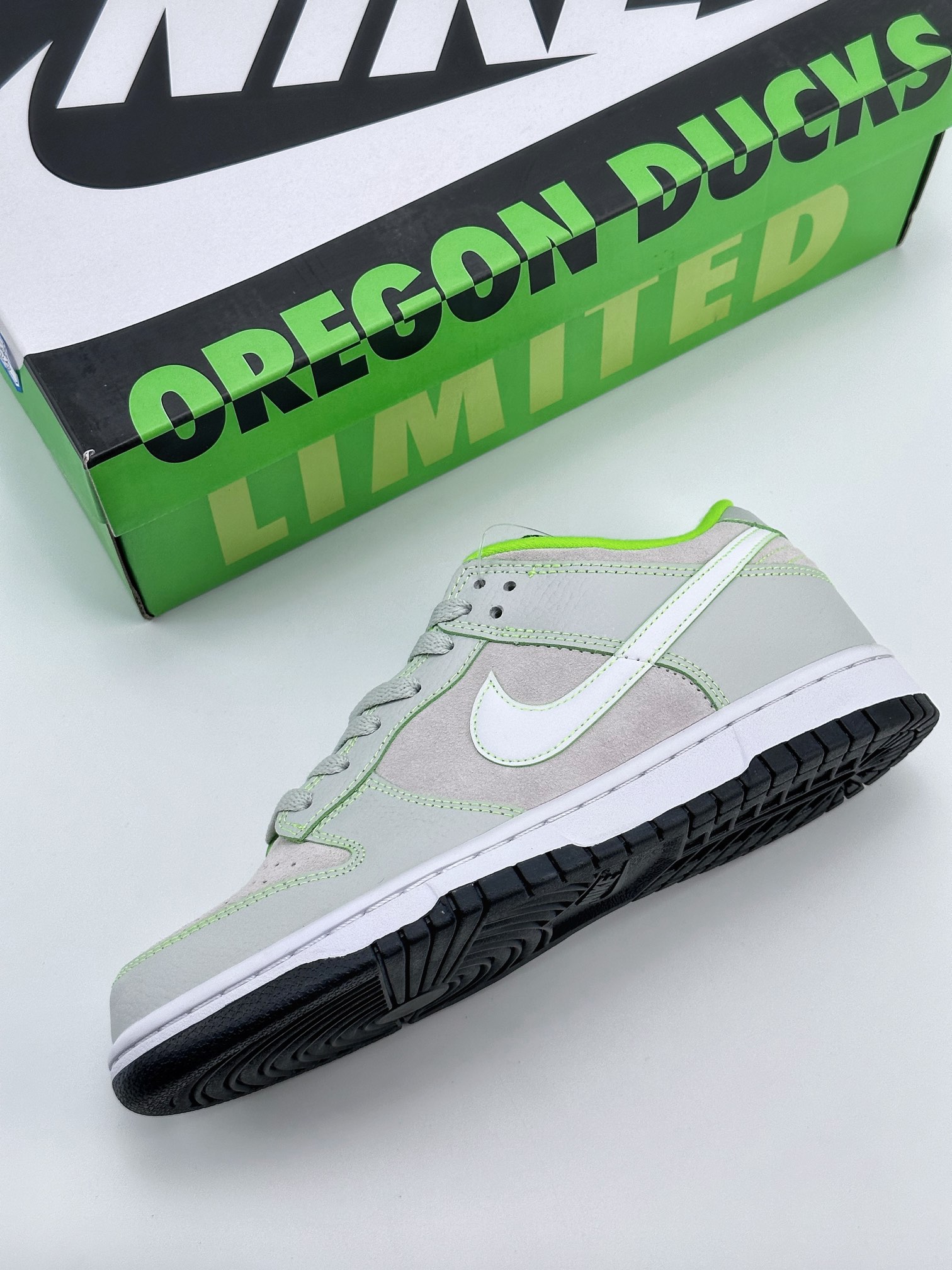 Nike SB Dunk Low UO P ”University of Oregon” Fluorescent Green FQ7260-001