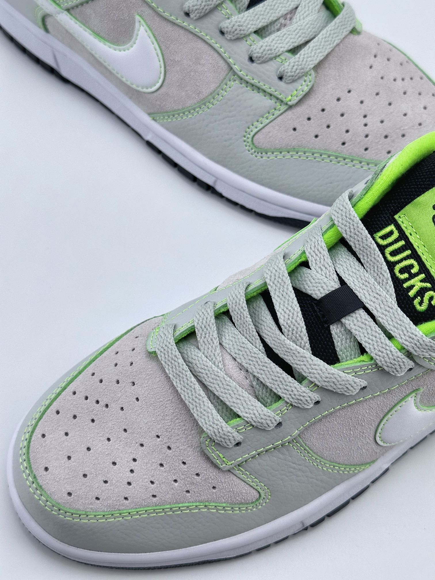 350 Nike SB Dunk Low UO P "University of Oregon" 荧光绿 FQ7260-001