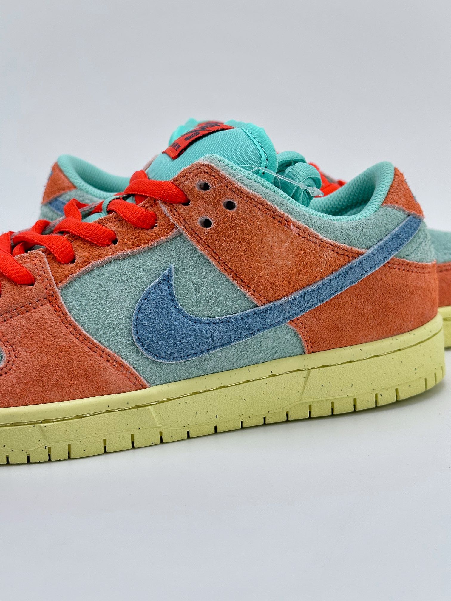 Nike SB Dunk Low Noise Aqua Orange Blue DV5429-800