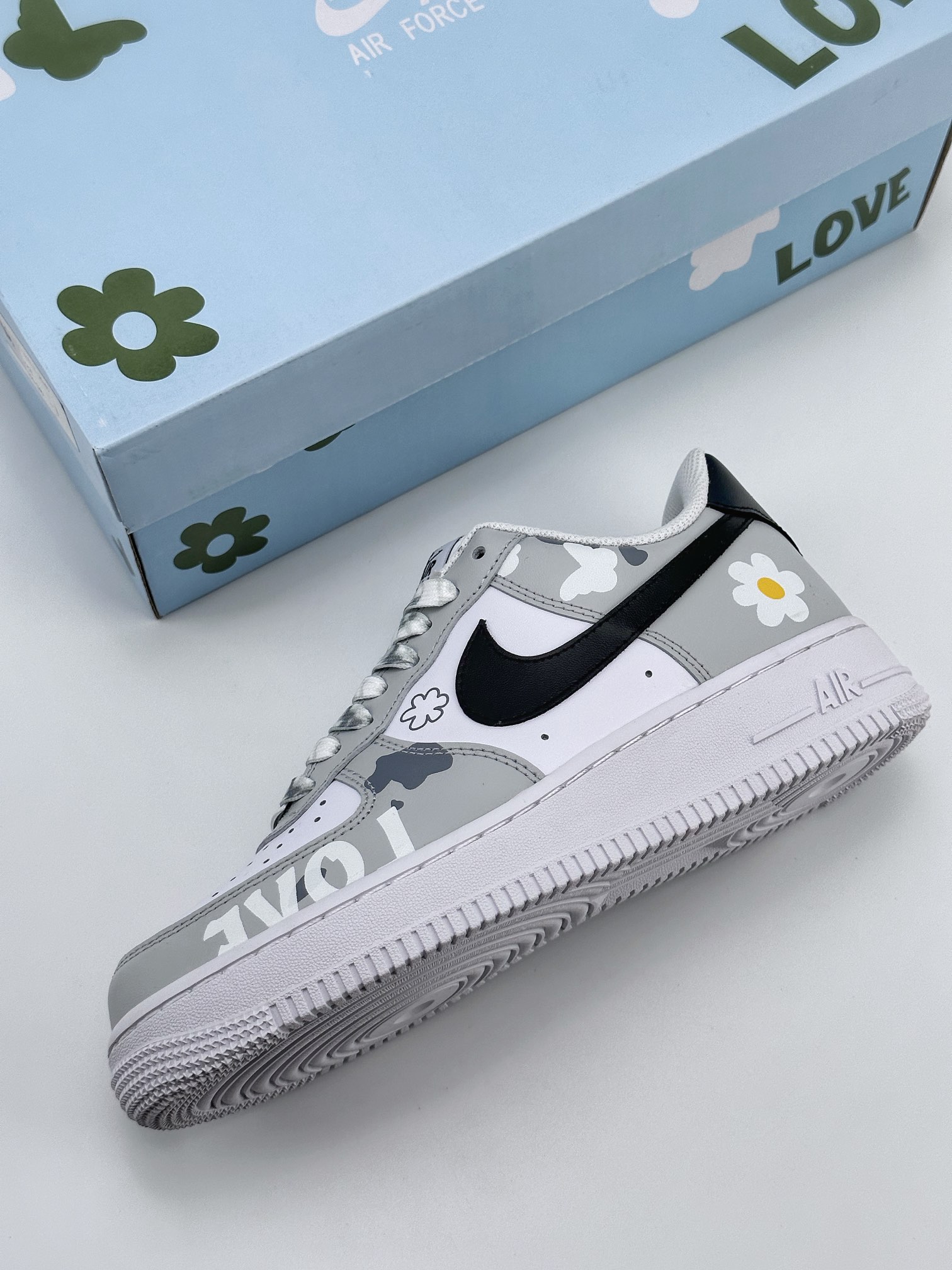 Nike Air Force 1 Low 07 Grey and White Floral CW2288-665