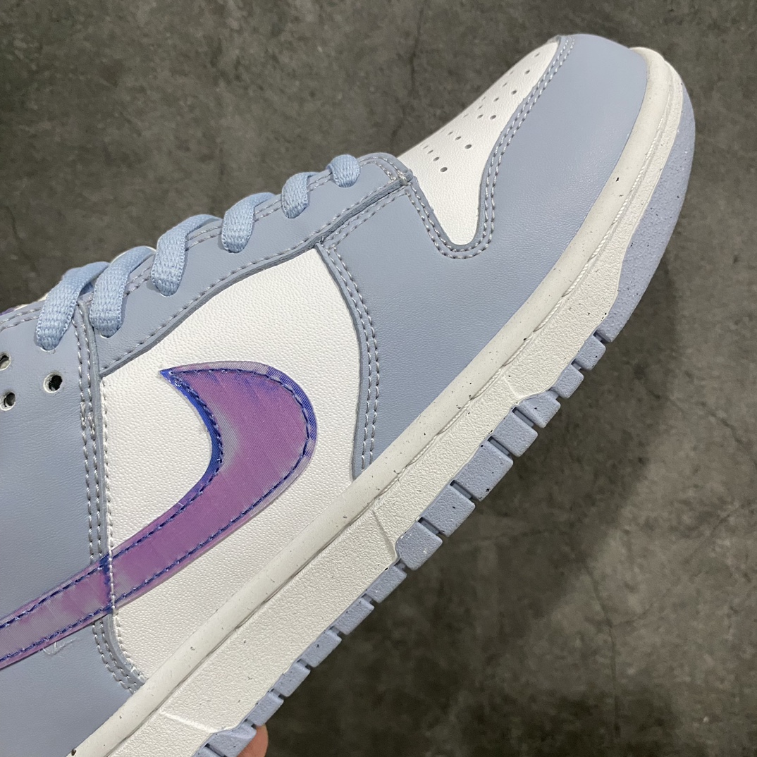 图片[6]-【纯原L版】 Nike Dunk Low“White Blue”的这款产品采用其通常的皮革材质制成，配有网眼鞋舌和付里。它的特点是带有柔和的蓝色覆盖层和相配的鞋带的白色底座。这款鞋的亮点是彩虹色的 Swooshes 、鞋舌和鞋跟，鞋垫上印有耐克的风车标志。Nike Grind 双色调橡胶外底完善了设计 货号：FJ4668-400nsize：35.5 36 36.5 37.5 38 38.5 39 40 40.5 41 42 42.5 43 44 44.5 45 46-莆田鞋批发中心