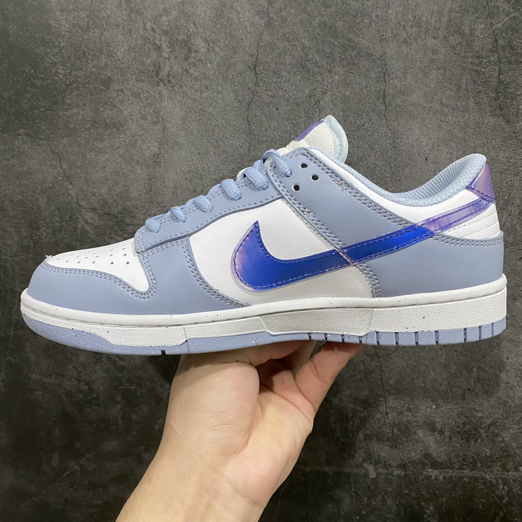 图片[2]-【纯原L版】 Nike Dunk Low“White Blue”的这款产品采用其通常的皮革材质制成，配有网眼鞋舌和付里。它的特点是带有柔和的蓝色覆盖层和相配的鞋带的白色底座。这款鞋的亮点是彩虹色的 Swooshes 、鞋舌和鞋跟，鞋垫上印有耐克的风车标志。Nike Grind 双色调橡胶外底完善了设计 货号：FJ4668-400nsize：35.5 36 36.5 37.5 38 38.5 39 40 40.5 41 42 42.5 43 44 44.5 45 46-莆田鞋批发中心