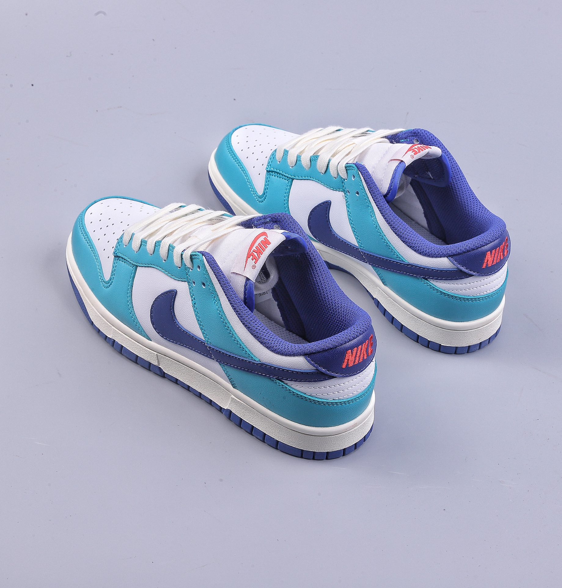 220 H NIKE SB Dunk Low 蓝白 FQ6870-141