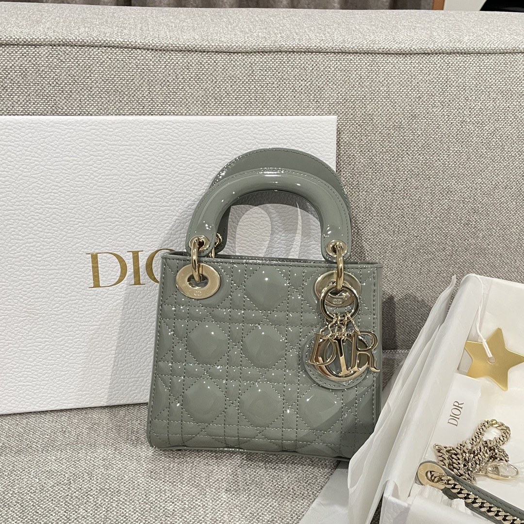디올 Lady Dior 17cm 그레이 페이턴트 백 레플리카