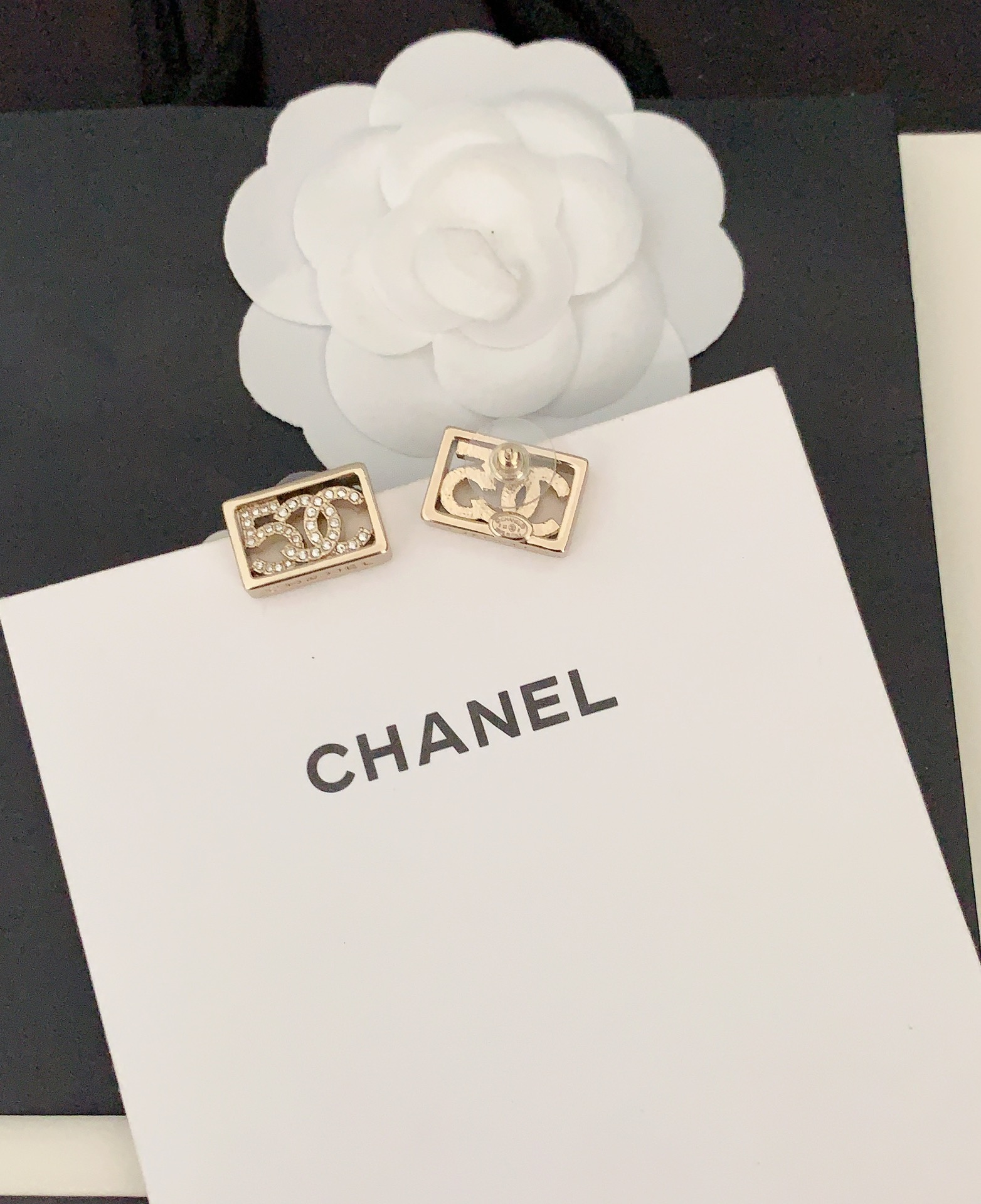 The latest version of ch * nel 🆕🆕 Light gold hollow rectangular earrings m - Jewelry 5