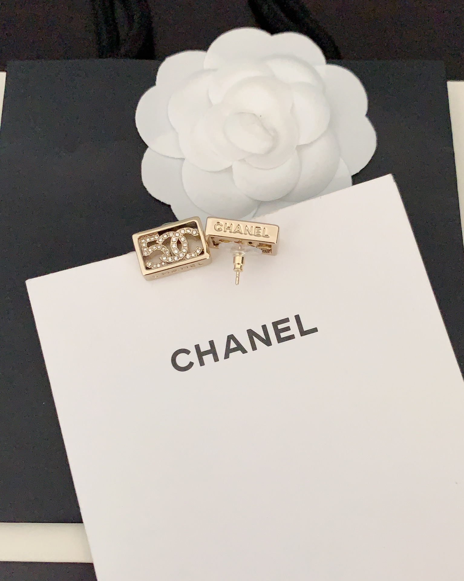 The latest version of ch * nel 🆕🆕 Light gold hollow rectangular earrings m - Jewelry 4