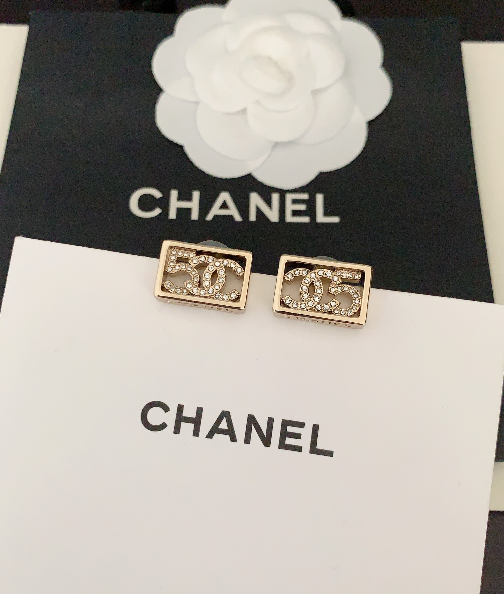 The latest version of ch * nel 🆕🆕 Light gold hollow rectangular earrings m - Jewelry 3