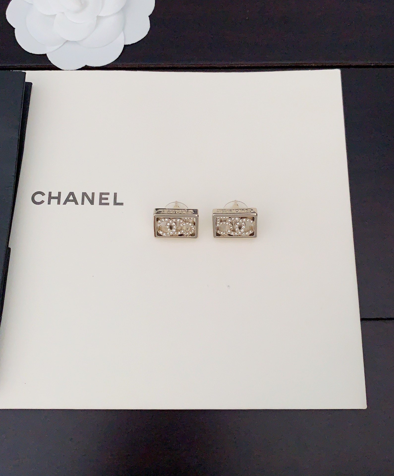 The latest version of ch * nel 🆕🆕 Light gold hollow rectangular earrings m - Jewelry 2