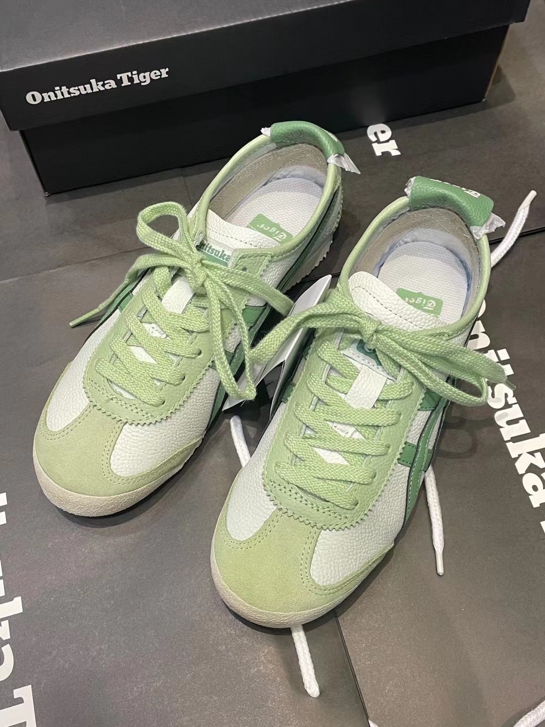 Onitsuka Tiger in Apple Green - Comprehensive 2