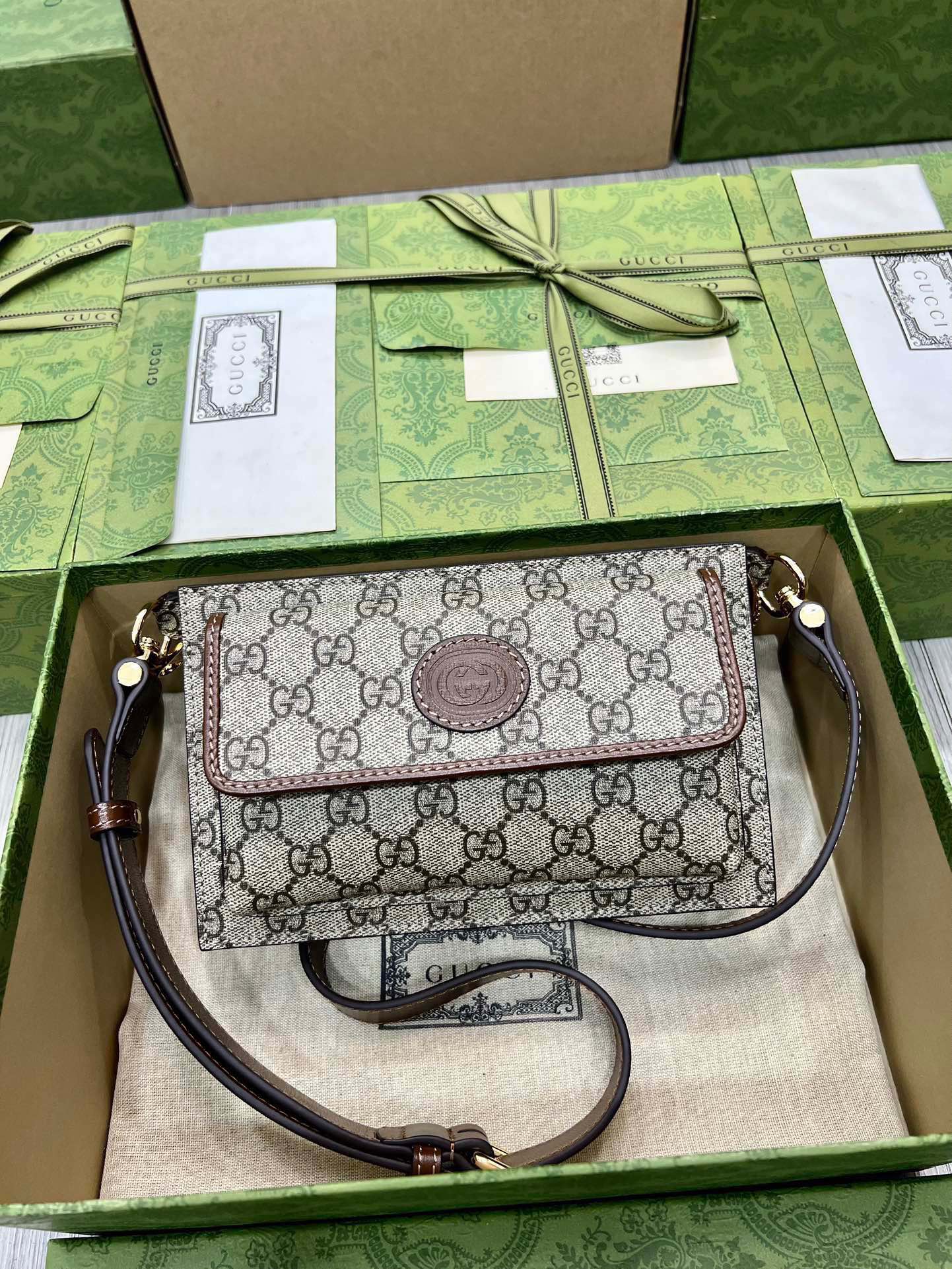 GUCCI поясная сумка из канвы GG Supreme с двойным логотипом G
