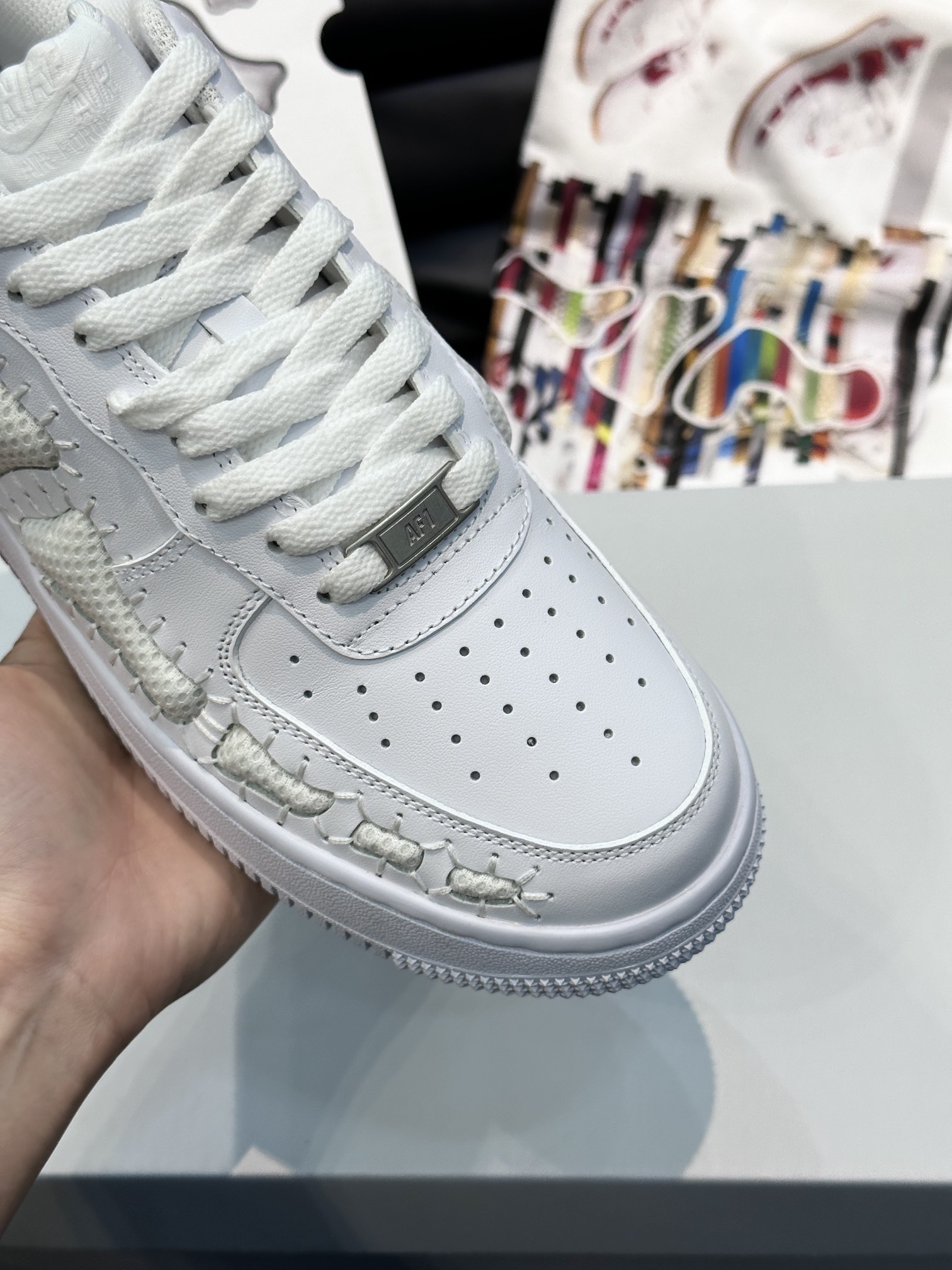 ️AF1*LV联名潮酷男士休闲运动鞋NikeAirforce1空军一号纯收工定制浮雕骨头鞋这款由国外大神