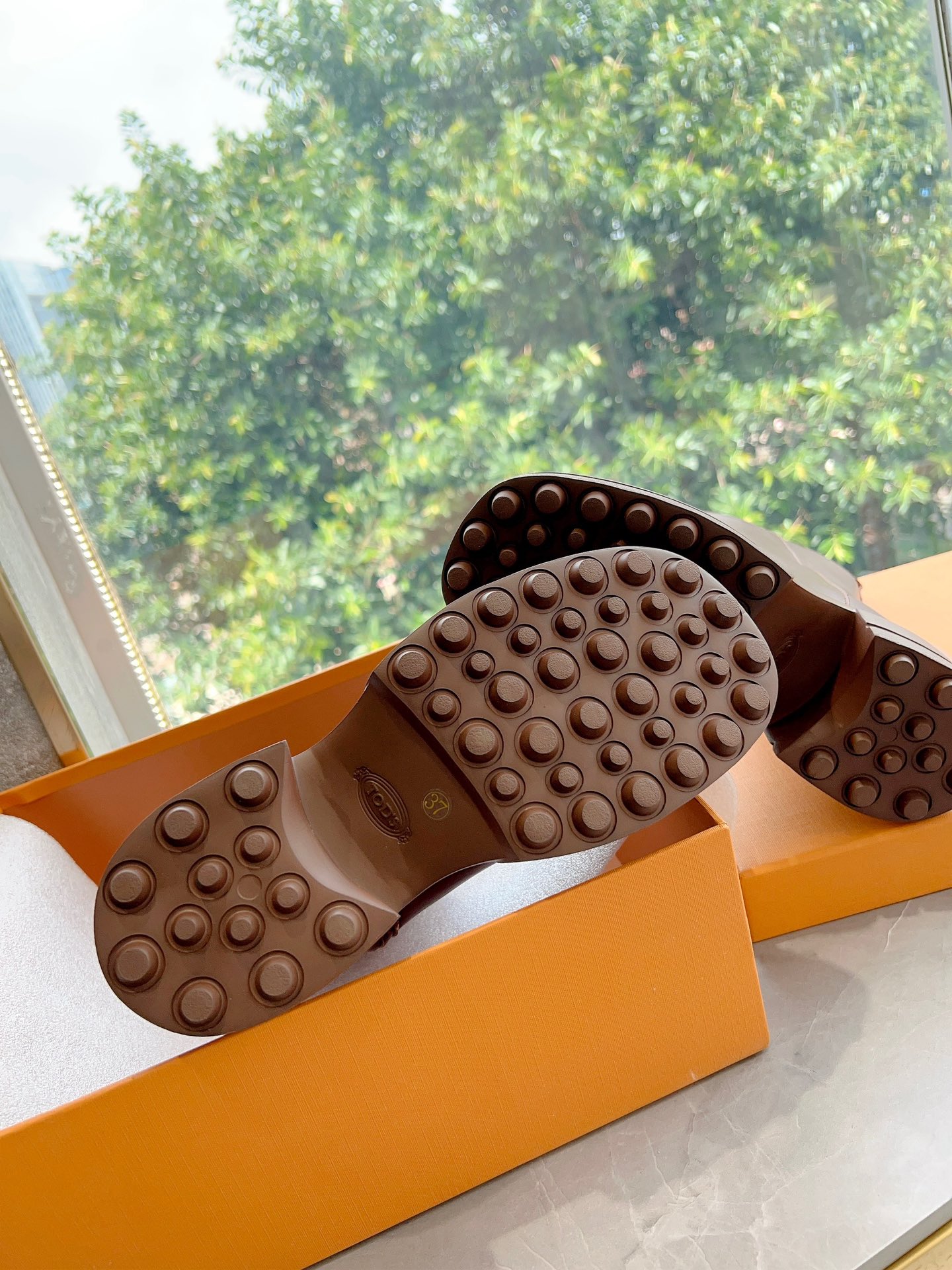 Timeless Style: 1,000-Year-Old Tod’s Potato Classics in Calfskin Martin Boots - 图片 8