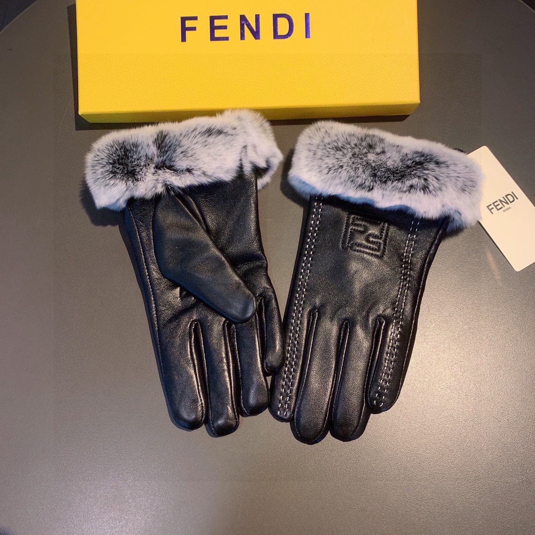 芬迪FENDI2023秋冬懒兔毛羊皮