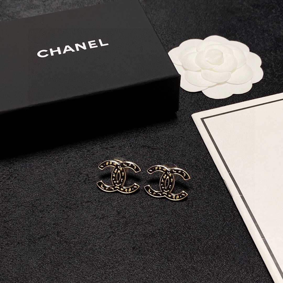 新款Chanel小香双古铜色中古耳钉