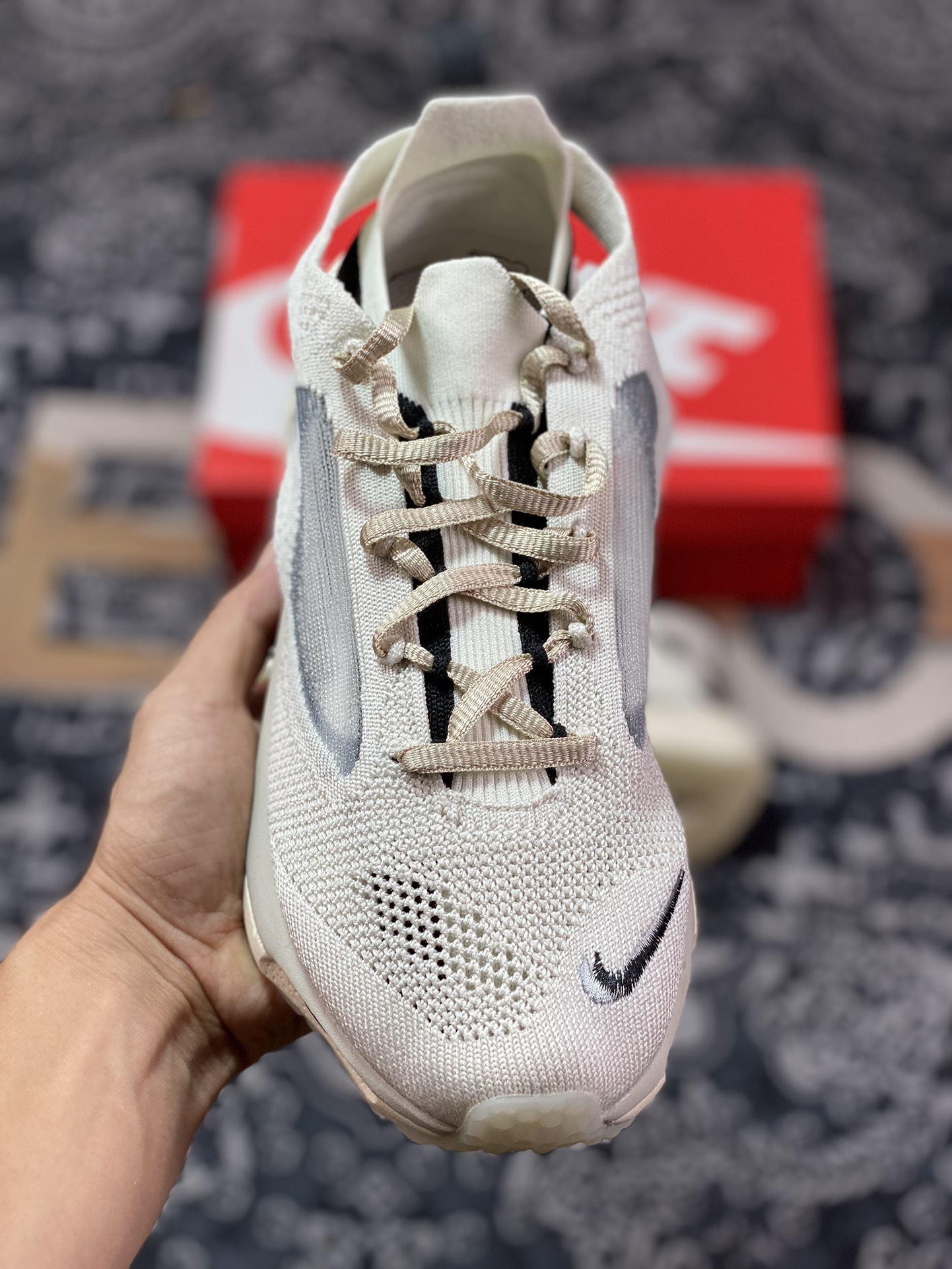 240 NK Spark Flyknit 燕麦 潮流轻便休闲跑步鞋 DD1901-001