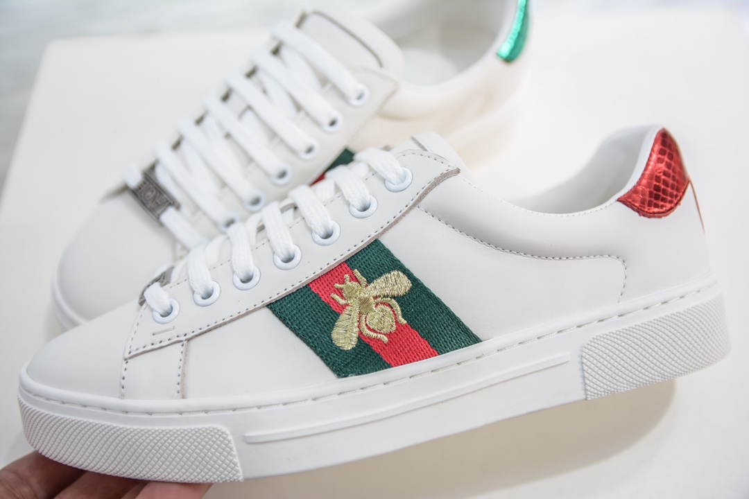 Guangdong original factory production Gucci bee embroidery beige green and red low-top sneakers 747953 A9L60 9067