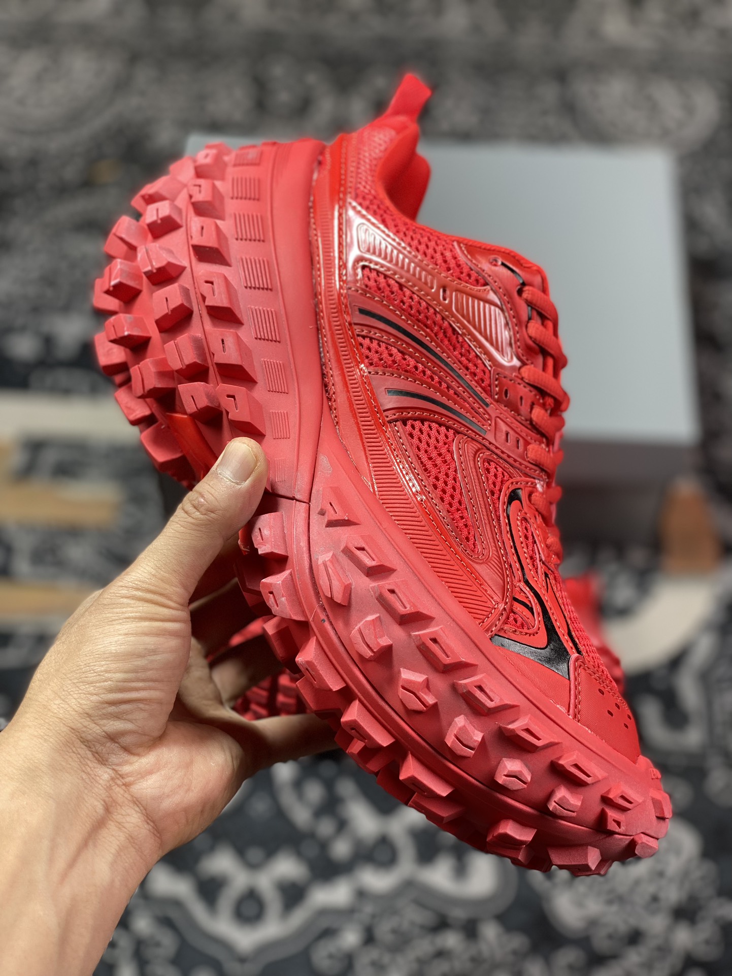 Balenciaga Defender Rubber Platform Sneakers Defender Series Low-top Running Shoes ”Red and Black Distressed” 685611 W2RAA 6010