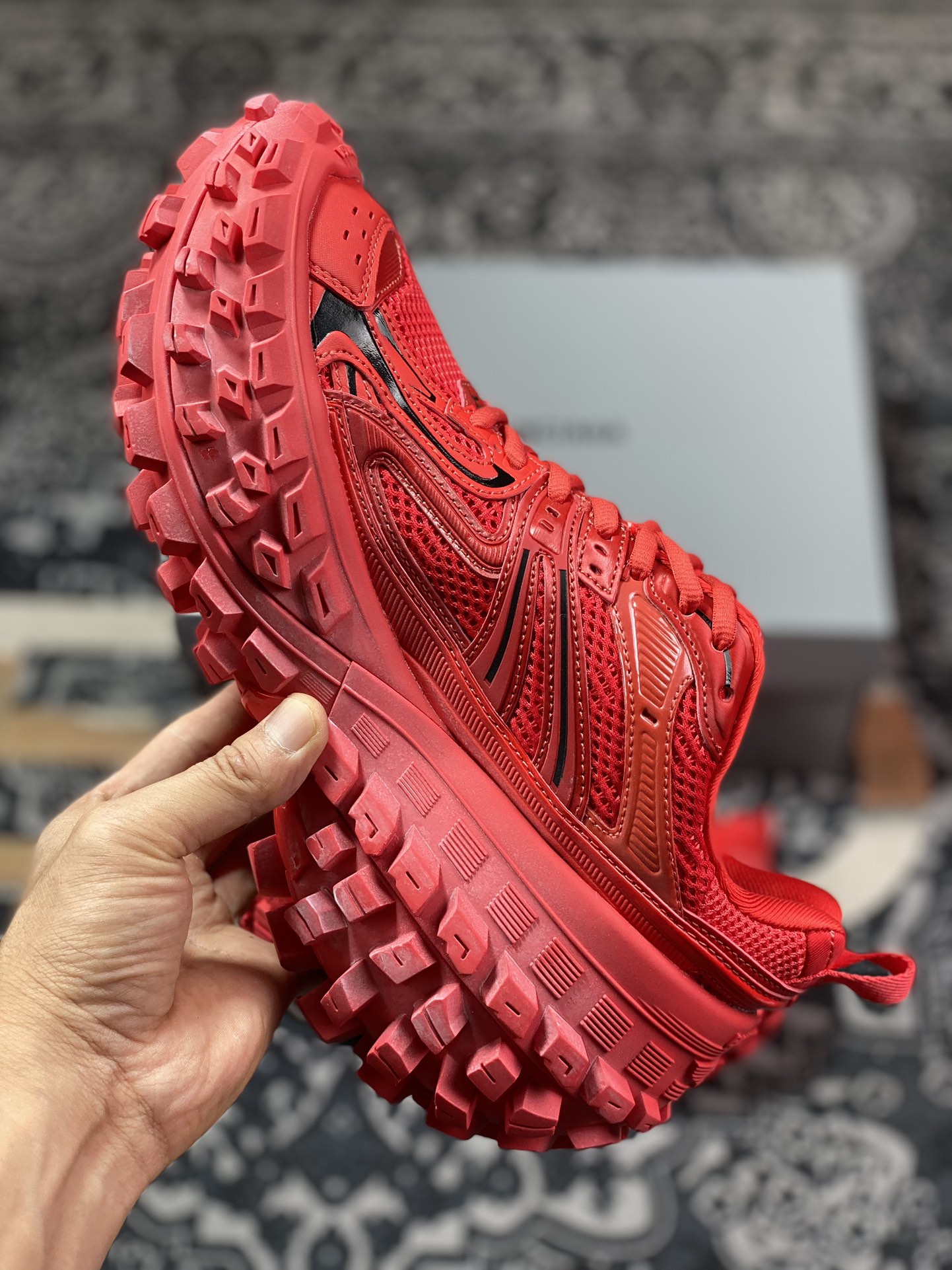 Balenciaga Defender Rubber Platform Sneakers Defender Series Low-top Running Shoes ”Red and Black Distressed” 685611 W2RAA 6010